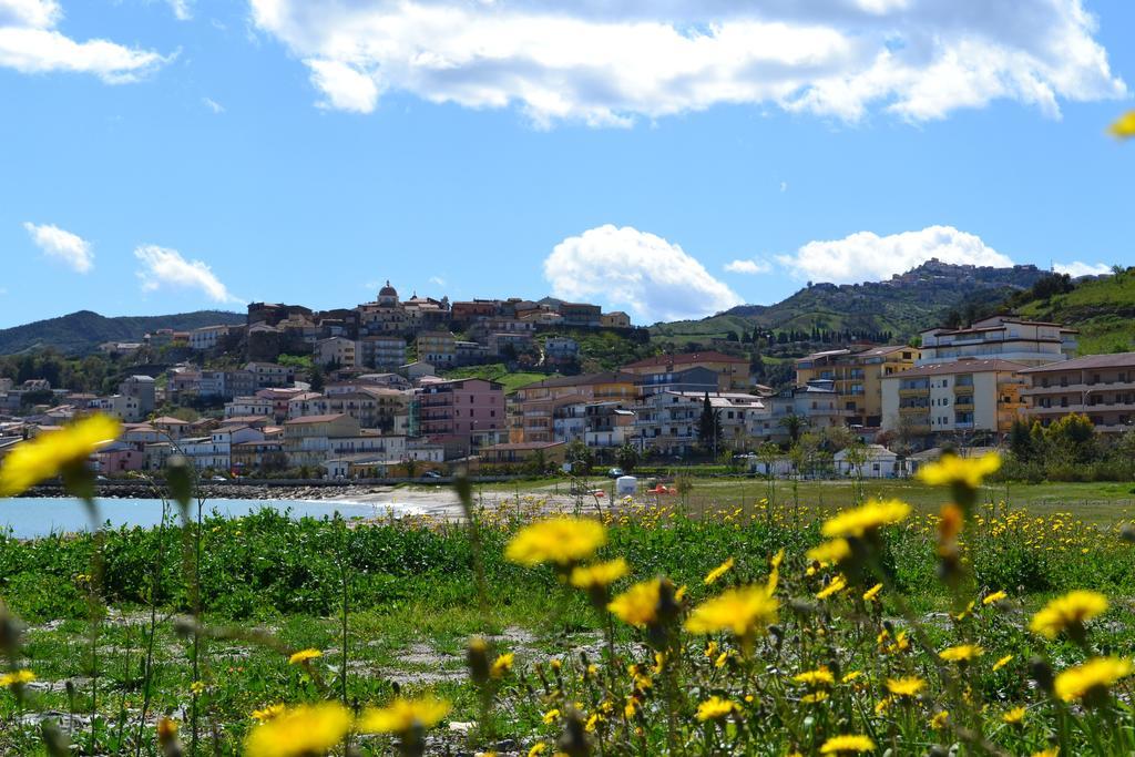 Вилла Agriturismo Il Maresciallo Кариати Экстерьер фото